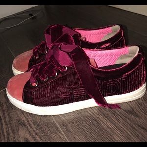 FENDI Logo Embroidered Matelassé Sneakers Size 38